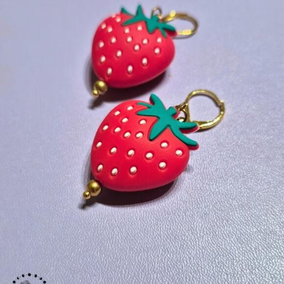 Cute Strawberry Earrings | Silicone Strawberry Beads - Picture 3 of 6